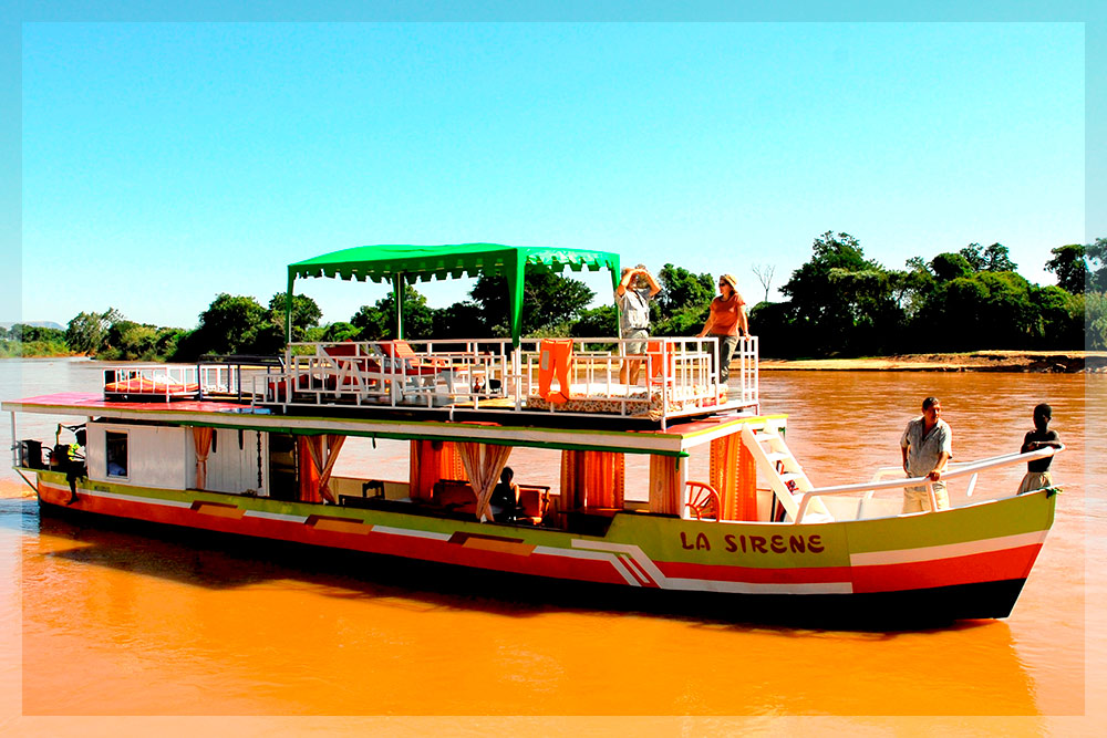 tsiribihina river by motor boat